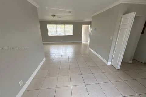 4920 NW 11th St, Lauderhill FL 33313