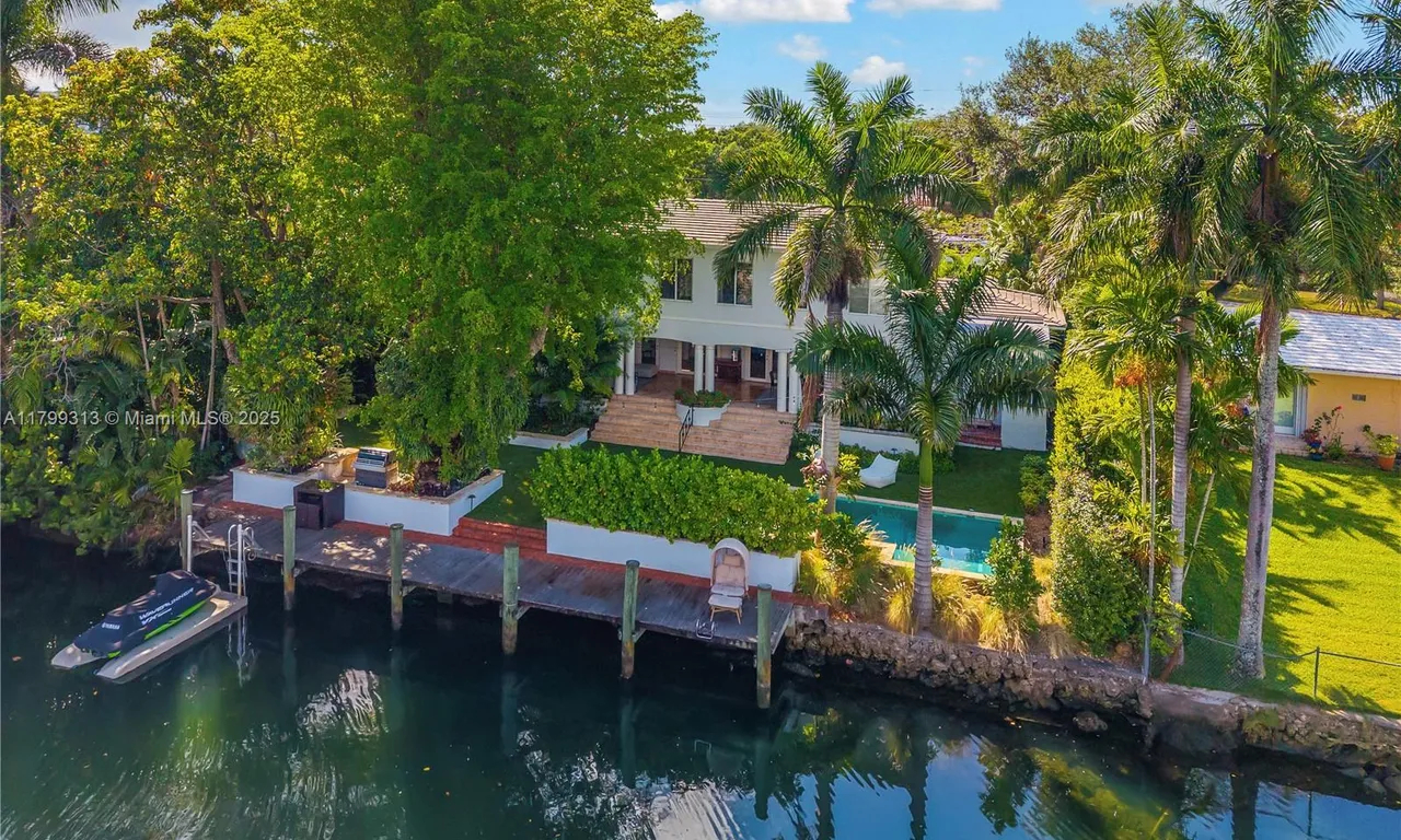 725 Vilabella Ave, Coral Gables FL 33146