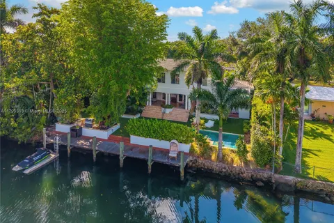 725 Vilabella Ave, Coral Gables FL 33146