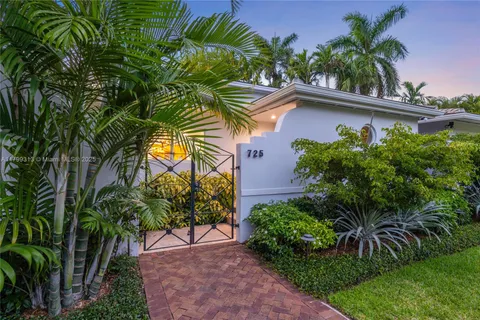 725 Vilabella Ave, Coral Gables FL 33146