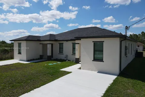 925-927 CHENAULT ST, Lehigh Acres FL 33974
