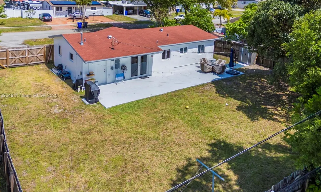 330 N 70th Ave, Hollywood FL 33024