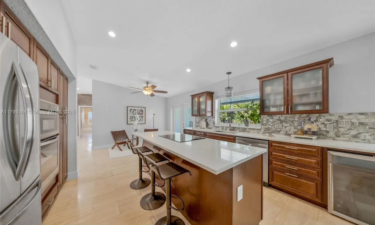 6847 NW 24th Way, Fort Lauderdale FL 33309
