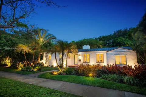 246 NE 92nd St, Miami Shores FL 33138