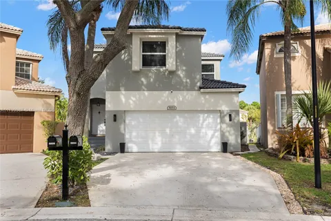 5854 Eagle Cay Cir, Coconut Creek FL 33073