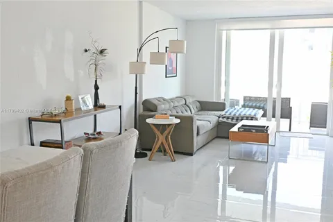 947 Lenox Ave # 504, Miami Beach FL 33139