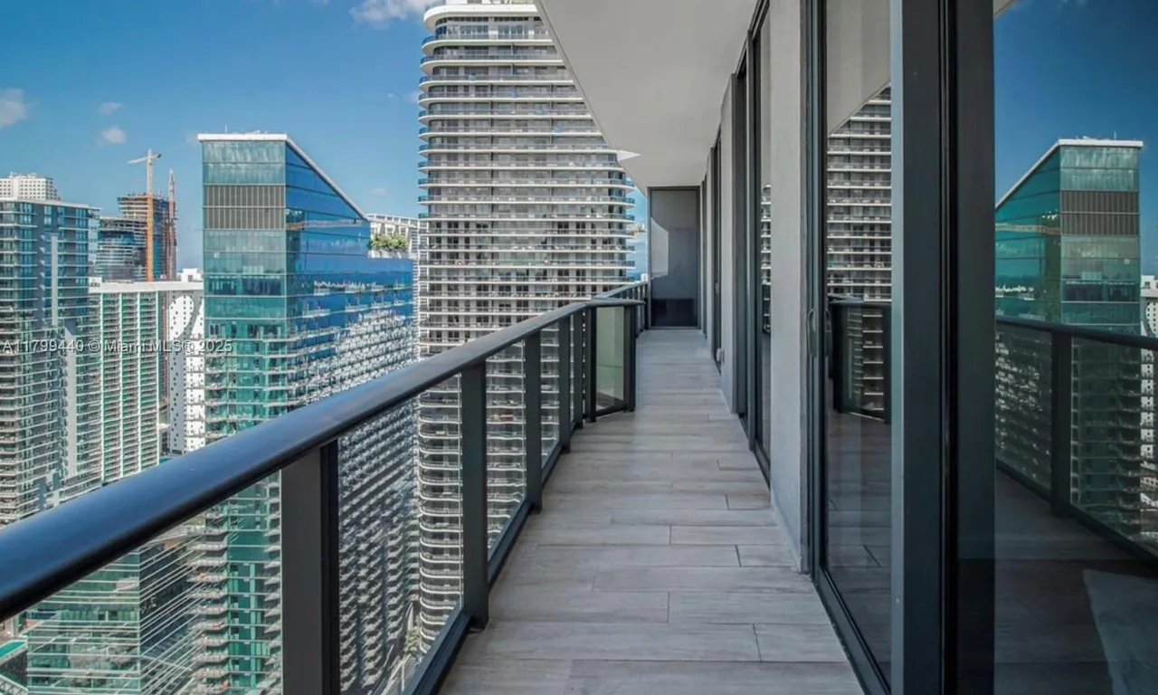 55 SW 9th St # 4409, Miami FL 33130