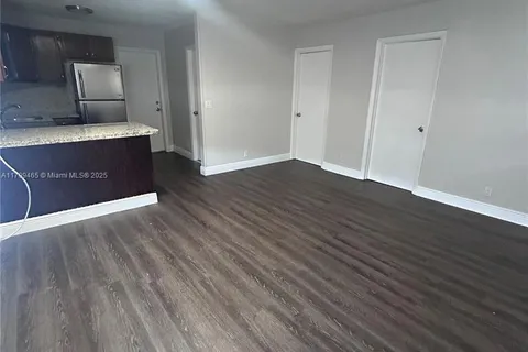 2333 Hayes St, Hollywood FL 33020