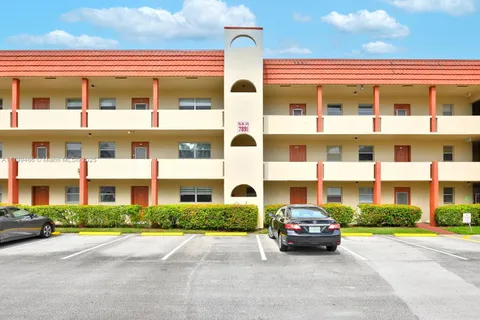 7891 N Sunrise Lakes Dr # 101, Sunrise FL 33322