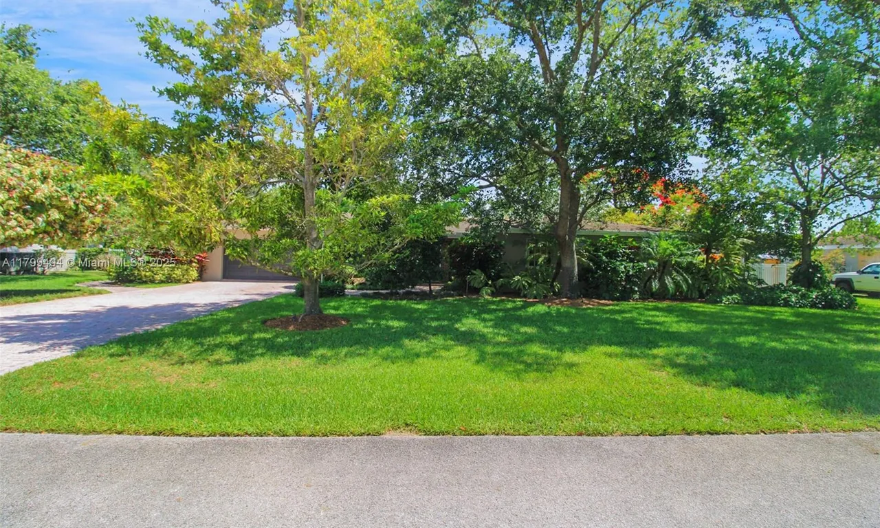 8345 SW 143rd St, Palmetto Bay FL 33158