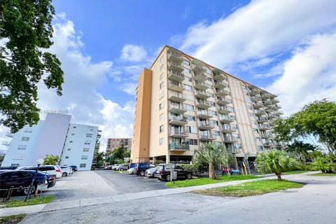 1470 NE 125th Ter, North Miami FL 33161