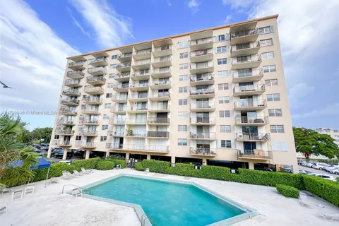 1470 NE 125th Ter, North Miami FL 33161