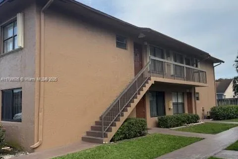 10047 Winding Lake Rd # 203, Sunrise FL 33351