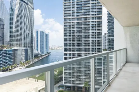 500 Brickell Ave # 1907, Miami FL 33131