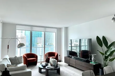 500 Brickell Ave # 1907, Miami FL 33131
