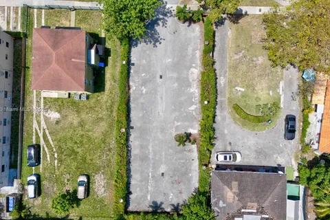 2174 SW 9th St, Miami FL 33135