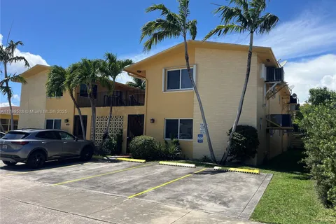 1733 Mayo St # 15, Hollywood FL 33020
