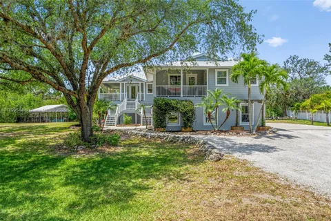 18250 Parkridge Ct, Fort Myers FL 33908