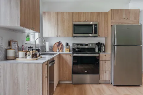 1153 NE 158th St, North Miami Beach FL 33162