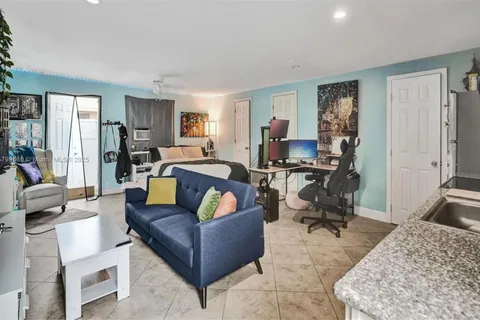 1041 NE 9th Ave # A1, Fort Lauderdale FL 33304