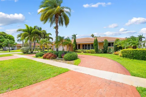 5221 Roosevelt St, Hollywood FL 33021