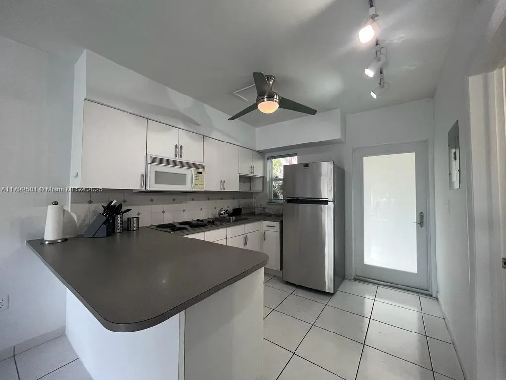 1420 Pennsylvania Ave # 209, Miami Beach FL 33139