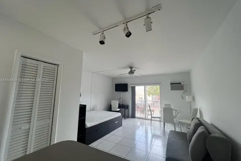 1420 Pennsylvania Ave # 209, Miami Beach FL 33139