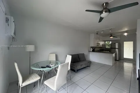1420 Pennsylvania Ave # 209, Miami Beach FL 33139