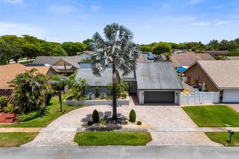 2421 NW 102nd Way, Pembroke Pines FL 33026