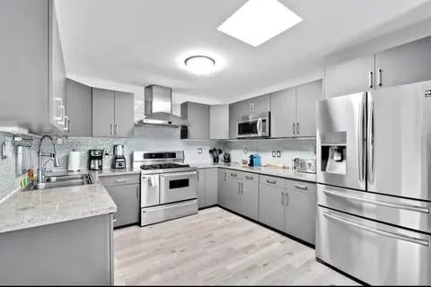 19441 NE 19th Ave # 19441, Miami FL 33179