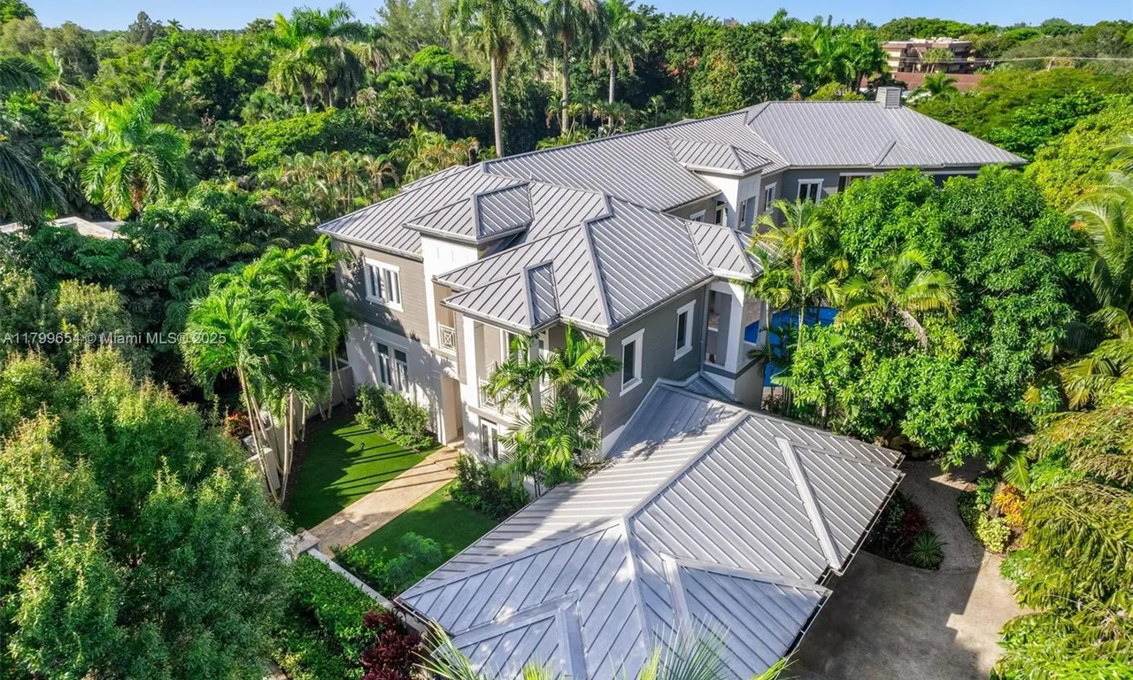 101 Holly Ln, Plantation FL 33317