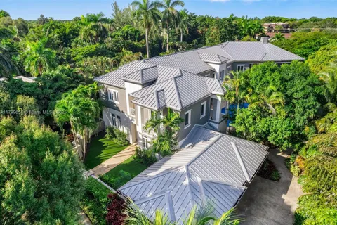 101 Holly Ln, Plantation FL 33317