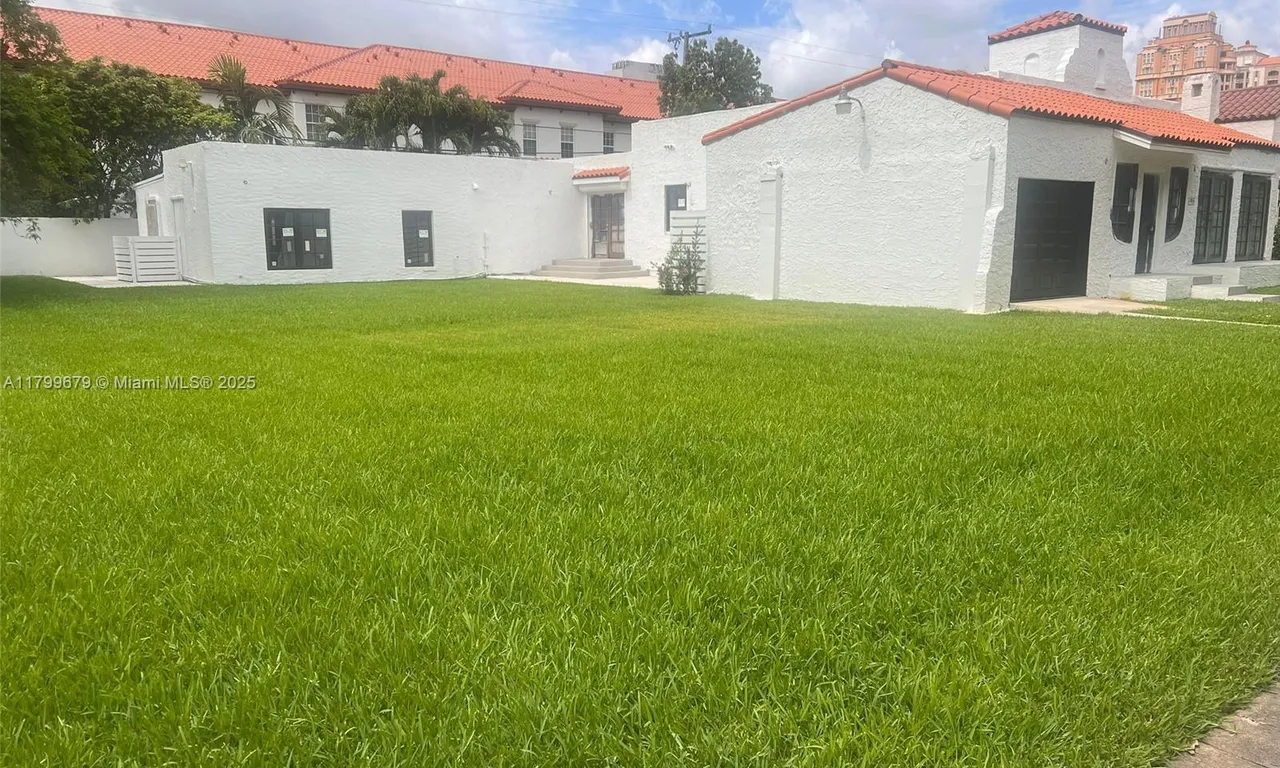 434 Aragon Ave, Coral Gables FL 33134