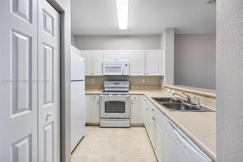 2933 SE 2nd St # 20, Homestead FL 33033