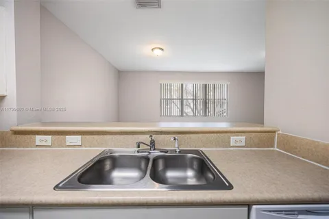 2933 SE 2nd St # 20, Homestead FL 33033