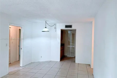 303 Gardens Dr # 105, Pompano Beach FL 33069