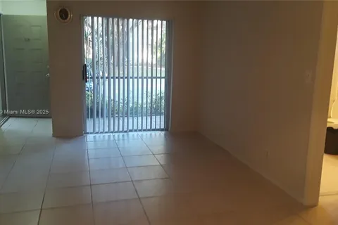303 Gardens Dr # 105, Pompano Beach FL 33069