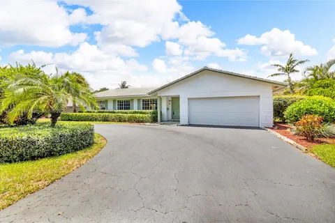 861 SW 58th Ave, Plantation FL 33317