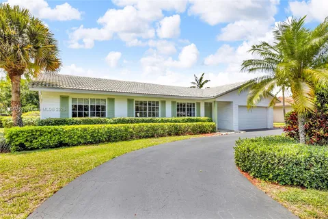 861 SW 58th Ave, Plantation FL 33317
