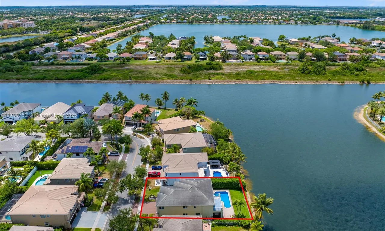 16351 SW 14th St, Pembroke Pines FL 33027