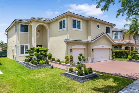 16351 SW 14th St, Pembroke Pines FL 33027