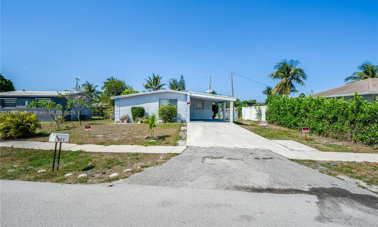 51 NW 27th Ct, Boynton Beach FL 33435