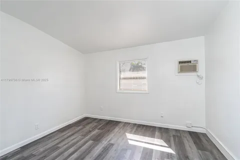 51 NW 27th Ct, Boynton Beach FL 33435