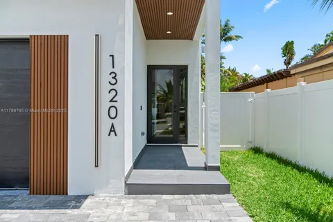 1320 NE 16th Ave, Fort Lauderdale FL 33304