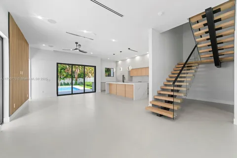 1320 NE 16th Ave # B, Fort Lauderdale FL 33304