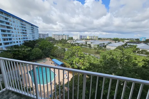 3850 Washington St # 704, Hollywood FL 33021