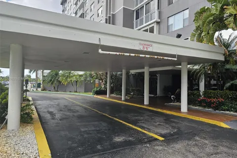 3850 Washington St # 704, Hollywood FL 33021