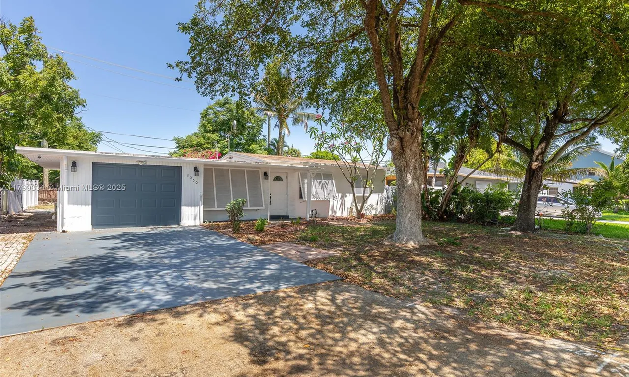 3050 NE 13th Ave, Pompano Beach FL 33064