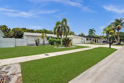 19780 SW 84th Ave, Cutler Bay FL 33189