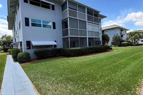 940 Hillcrest Ct # 112, Hollywood FL 33021